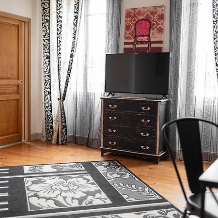 Au Nid De La Madeleine Bed & Breakfast Gaillac Exterior foto
