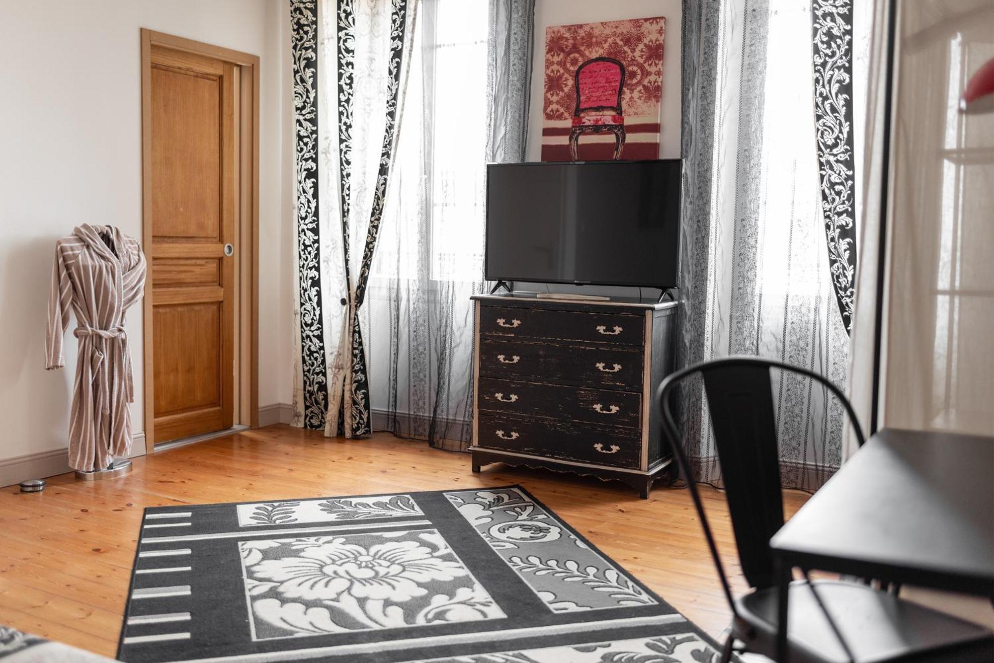 Au Nid De La Madeleine Bed & Breakfast Gaillac Exterior foto
